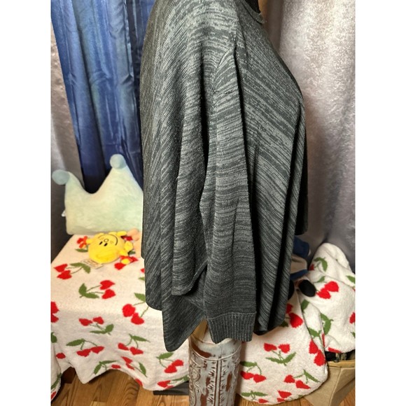 Converse One Star pull over sweater. - Picture 2 of 7